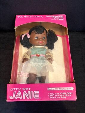 Shindana Toys "Little Soft Janie" doll African American (box plastic Is Ripped)